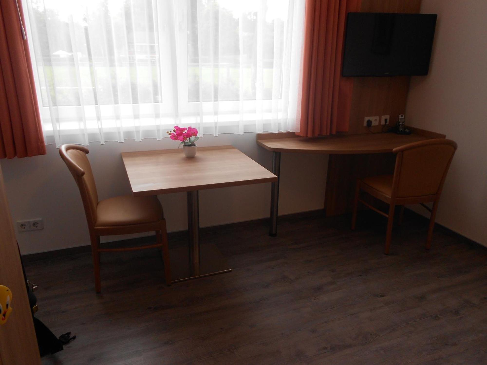Apartment-Pension Schwalbennest Herzogenaurach Room photo