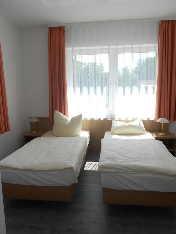 Apartment-Pension Schwalbennest Herzogenaurach Room photo